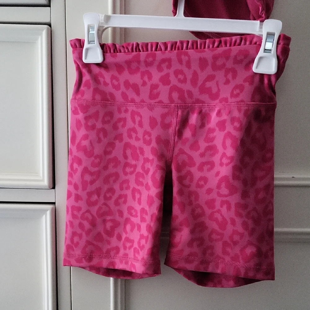 Yogalicious Fuchsia Leopard Kids Bra And Short Set. NwT 7/8